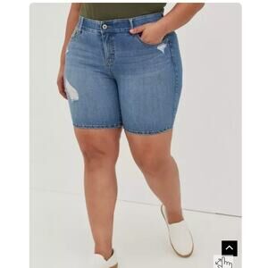 Torrid Bombshell Premium Stretch High-Rise Shorts Distressed Size 12